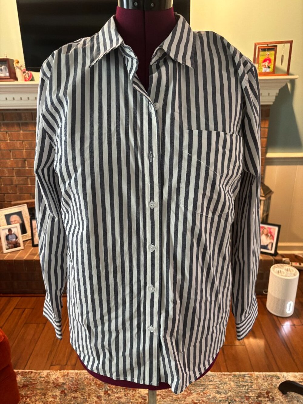 THE LIMITED LADIES SIZE 1X STRIPED SHIRT BUTTONS LONG SLEEVES BLOUSE TOP DARK GR